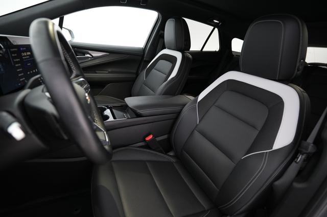 2024 Chevrolet Blazer EV — photo 3 of 23