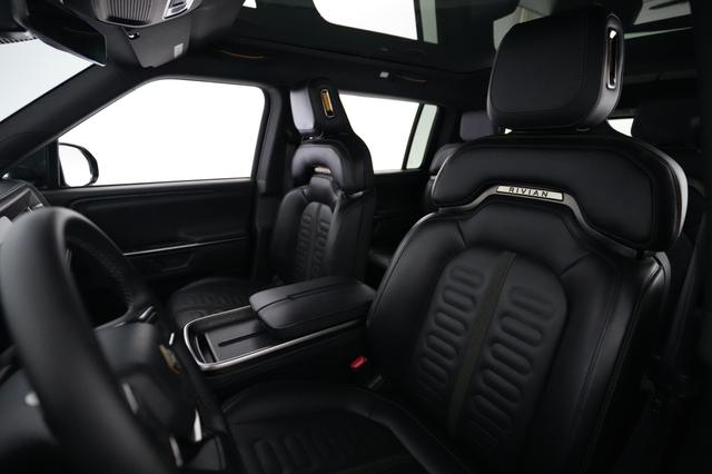 2026 Rivian R1S — photo 3 of 29