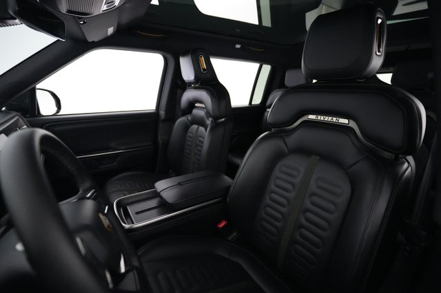 2026 Rivian R1S — photo 3 of 29