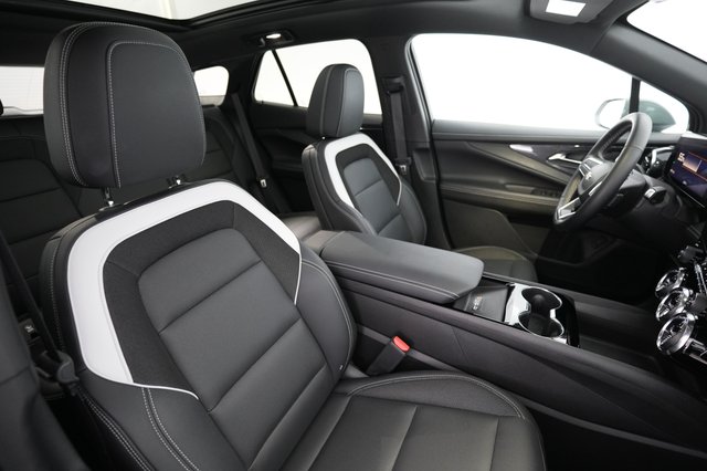2024 Chevrolet Blazer EV — photo 18 of 23