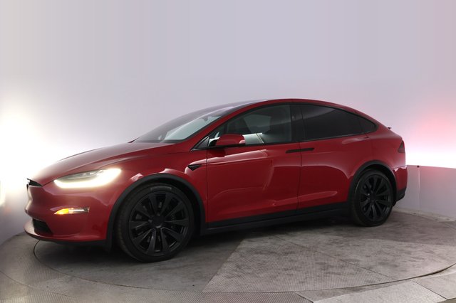 2022 Tesla Model X — photo 14 of 26