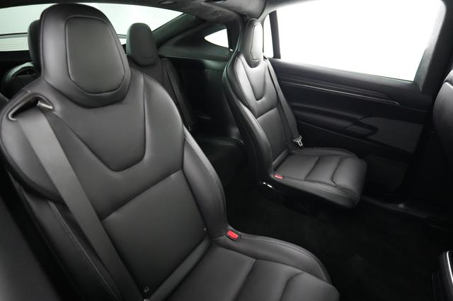 2022 Tesla Model X — photo 4 of 26