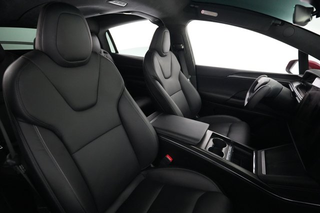 2022 Tesla Model X — photo 18 of 26