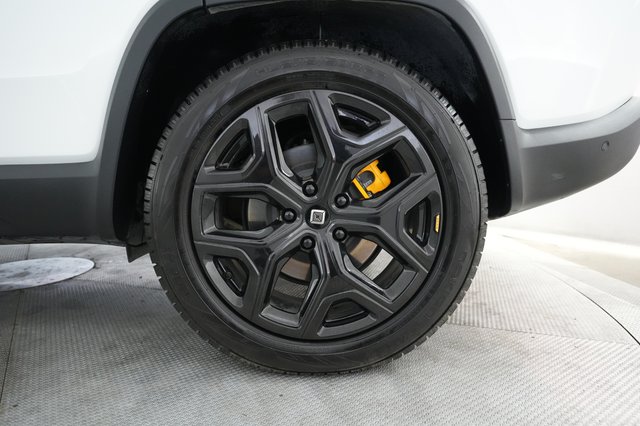 2023 Rivian R1S — photo 15 of 25