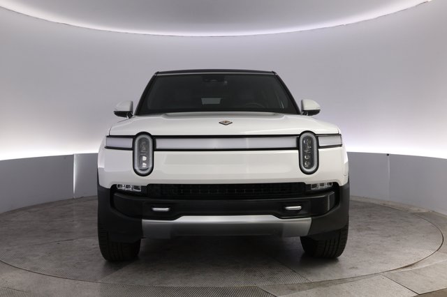 2023 Rivian R1S — photo 9 of 25