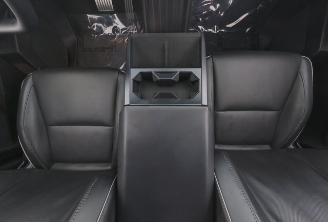 2024 Tesla Cybertruck — photo 16 of 18