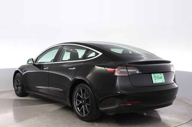 2018 Tesla Model 3 — photo 13 of 24
