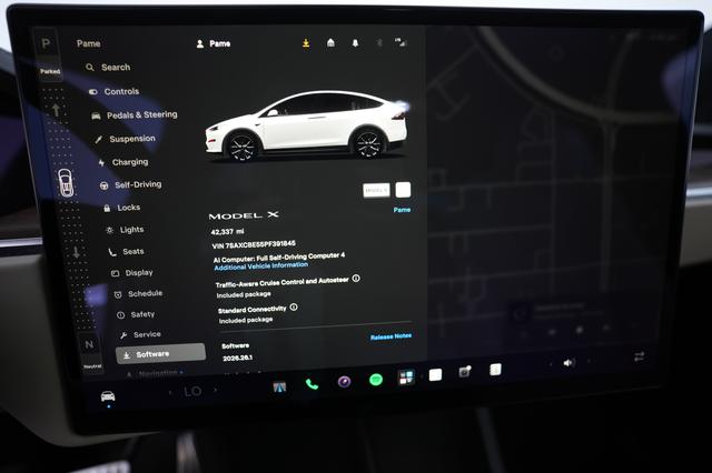 2023 Tesla Model X — photo 5 of 26