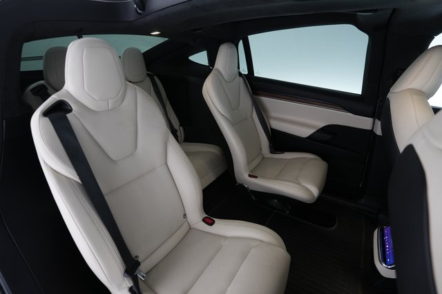 2023 Tesla Model X — photo 4 of 26