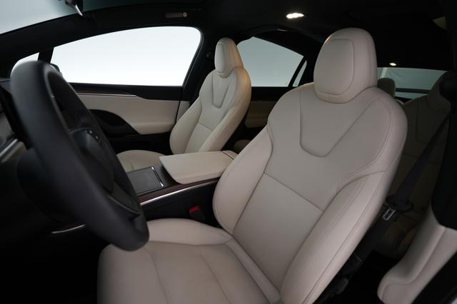 2023 Tesla Model X — photo 3 of 26