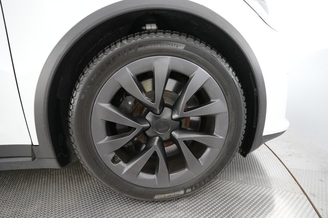 2023 Tesla Model X — photo 16 of 26