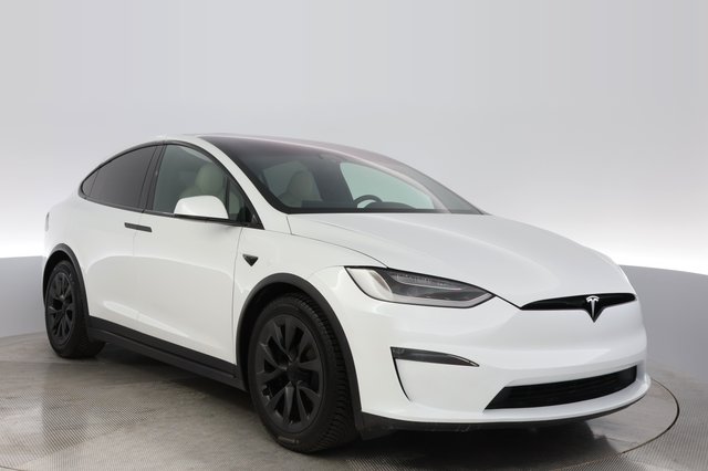 2023 Tesla Model X — photo 10 of 26