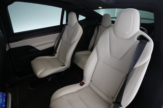 2023 Tesla Model X — photo 19 of 26