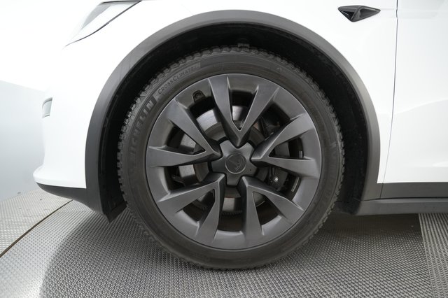 2023 Tesla Model X — photo 15 of 26