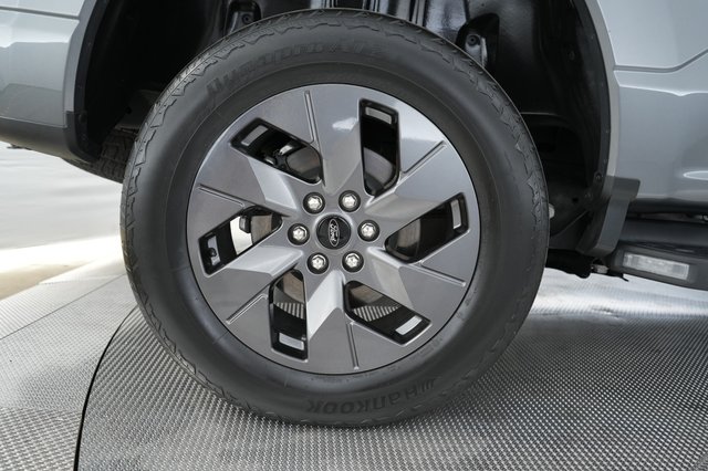 2023 Ford F-150 Lightning — photo 7 of 15