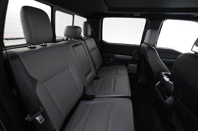 2023 Ford F-150 Lightning — photo 4 of 15