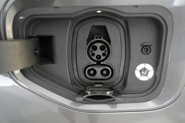 2023 Ford F-150 Lightning — photo 8 of 15
