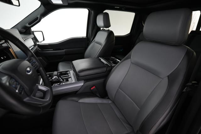 2023 Ford F-150 Lightning — photo 3 of 15