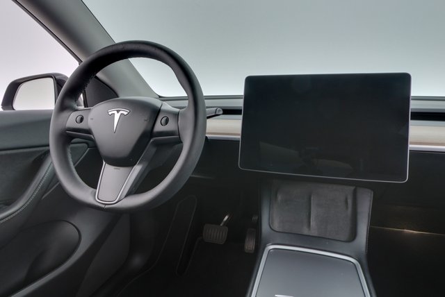 2022 Tesla Model Y — photo 22 of 26