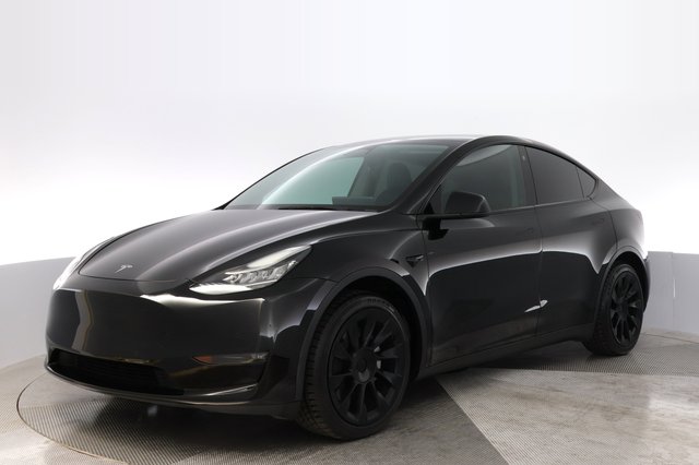 2022 Tesla Model Y — VIN 7SAYGAEE7NF518188