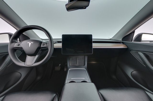 2022 Tesla Model Y — photo 23 of 26