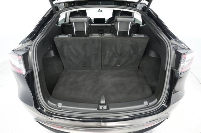 2022 Tesla Model Y — photo 6 of 26