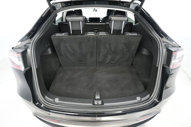 2022 Tesla Model Y — photo 6 of 26