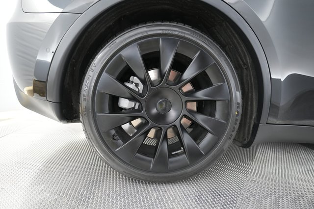2022 Tesla Model Y — photo 15 of 26