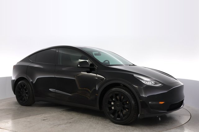 2022 Tesla Model Y — photo 11 of 26