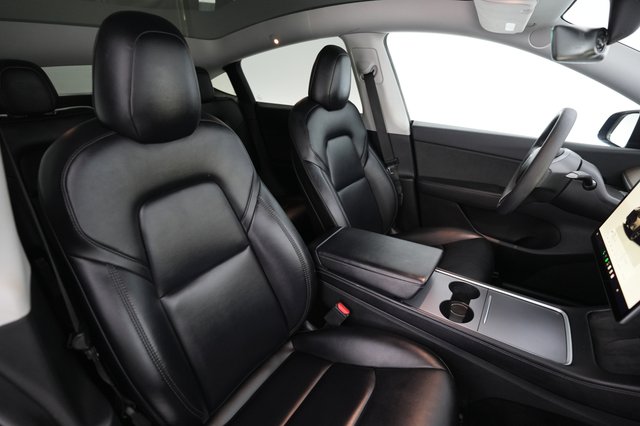 2022 Tesla Model Y — photo 18 of 26