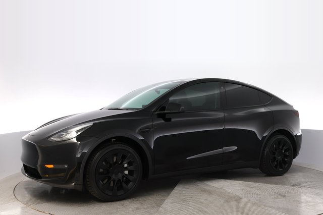 2022 Tesla Model Y — photo 14 of 26