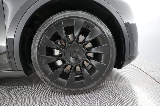 2022 Tesla Model Y — photo 7 of 26