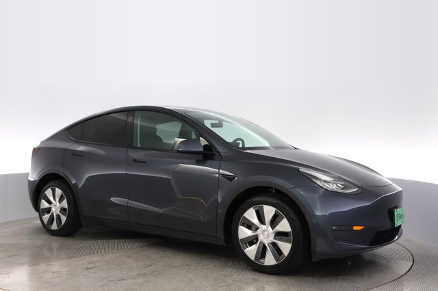 2022 Tesla Model Y — photo 11 of 24