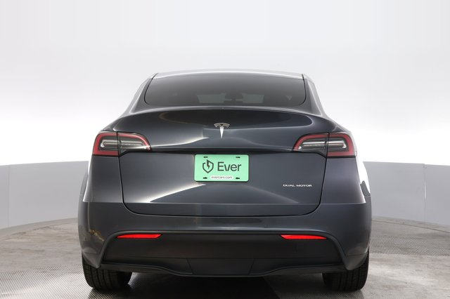 2022 Tesla Model Y — photo 12 of 24