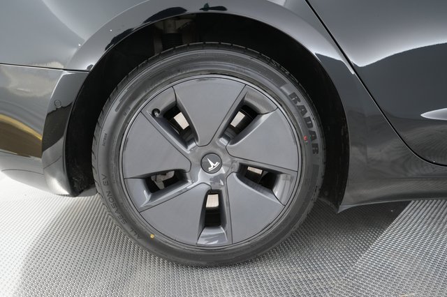 2022 Tesla Model 3 — photo 7 of 24