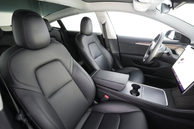 2022 Tesla Model 3 — photo 18 of 24