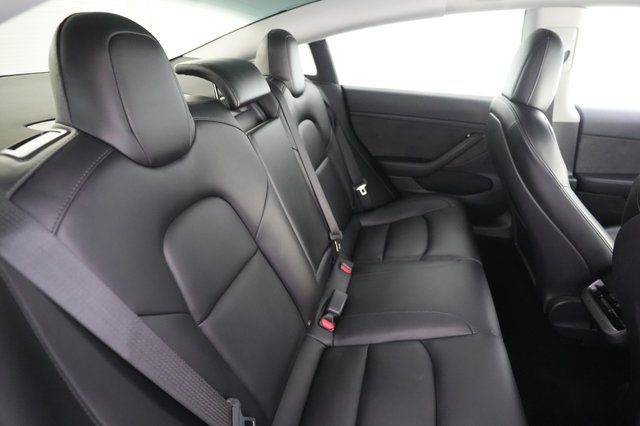 2022 Tesla Model 3 — photo 4 of 24