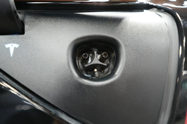 2022 Tesla Model 3 — photo 8 of 24