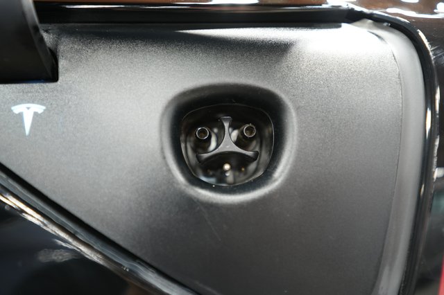 2022 Tesla Model 3 — photo 8 of 24
