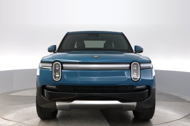 2025 Rivian R1T — photo 9 of 21