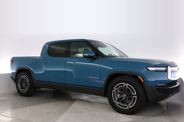 2025 Rivian R1T — photo 11 of 21