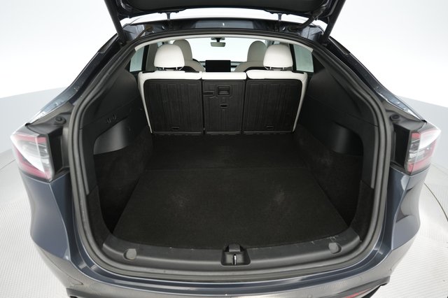 2023 Tesla Model Y — photo 6 of 28