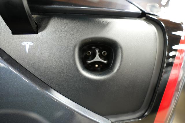 2023 Tesla Model Y — photo 8 of 28