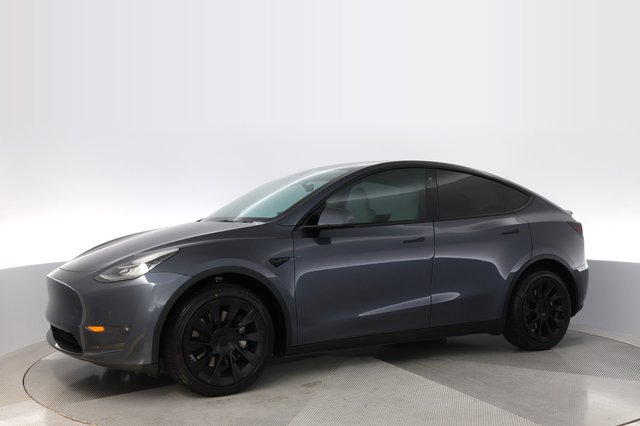 2023 Tesla Model Y — photo 14 of 28