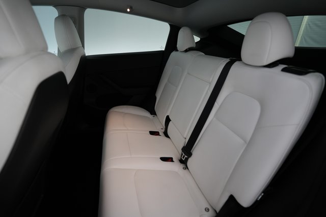 2023 Tesla Model Y — photo 19 of 28