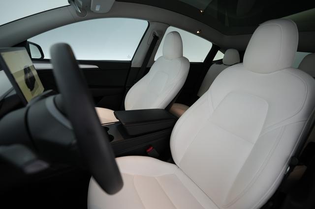 2023 Tesla Model Y — photo 3 of 28