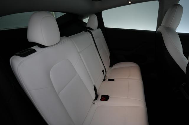 2023 Tesla Model Y — photo 4 of 28
