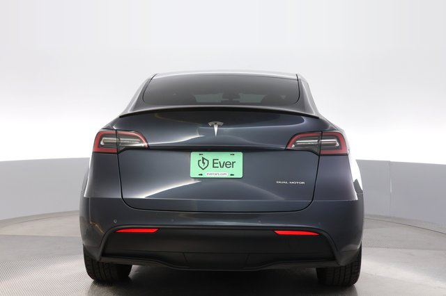 2023 Tesla Model Y — photo 12 of 28