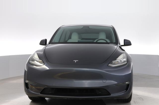 2023 Tesla Model Y — photo 9 of 28
