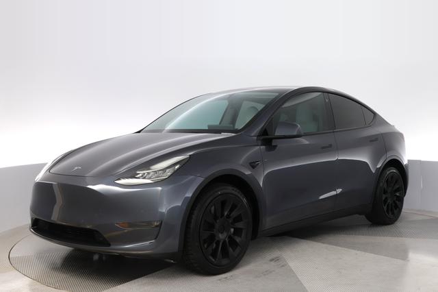 2023 Tesla Model Y — VIN 7SAYGDEE4PF582483